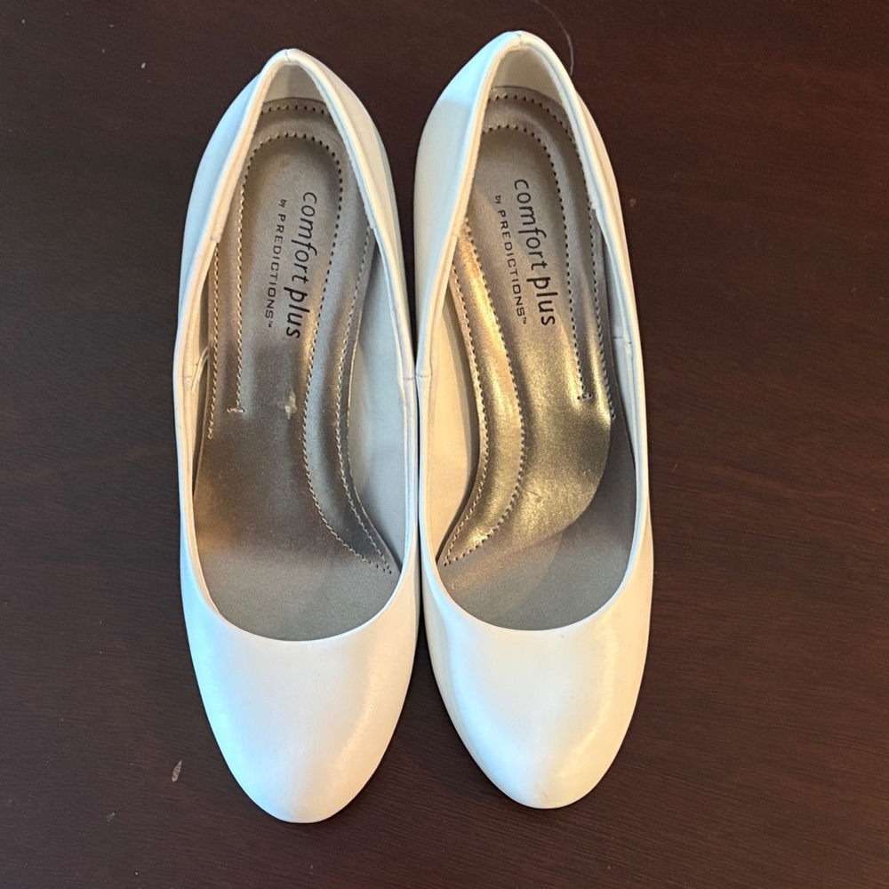 Predictions White Heels - Picture 3 of 7